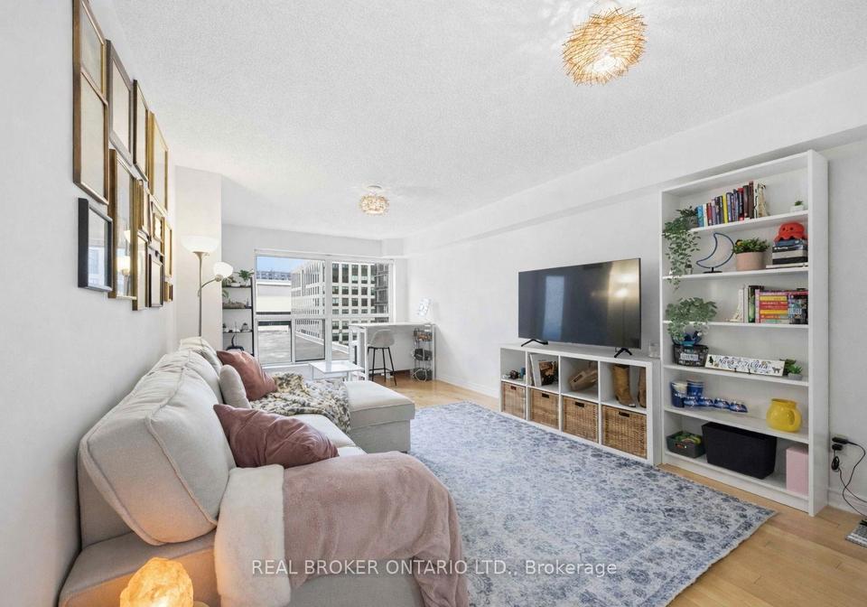 250-wellington-street-w-toronto-ontario-c12916122