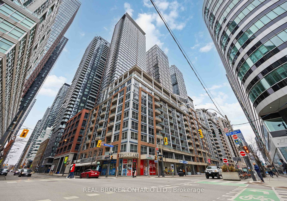 250-wellington-street-w-toronto-ontario-c12916122