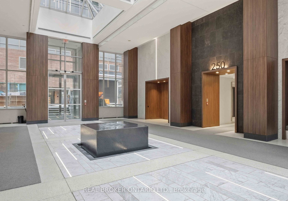 250-wellington-street-w-toronto-ontario-c12916122