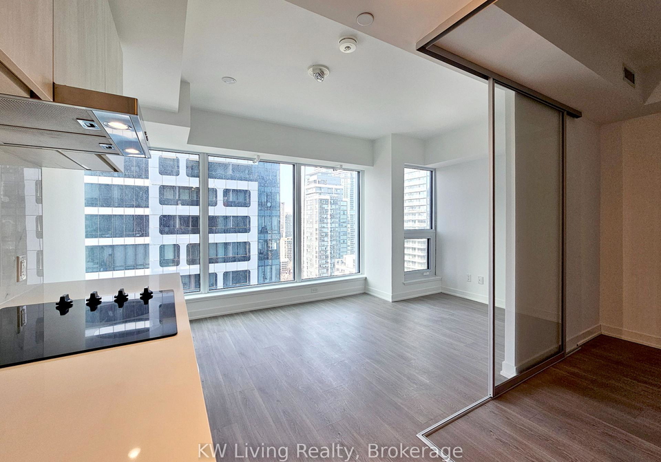 8-wellesley-street-w-toronto-ontario-c12916320