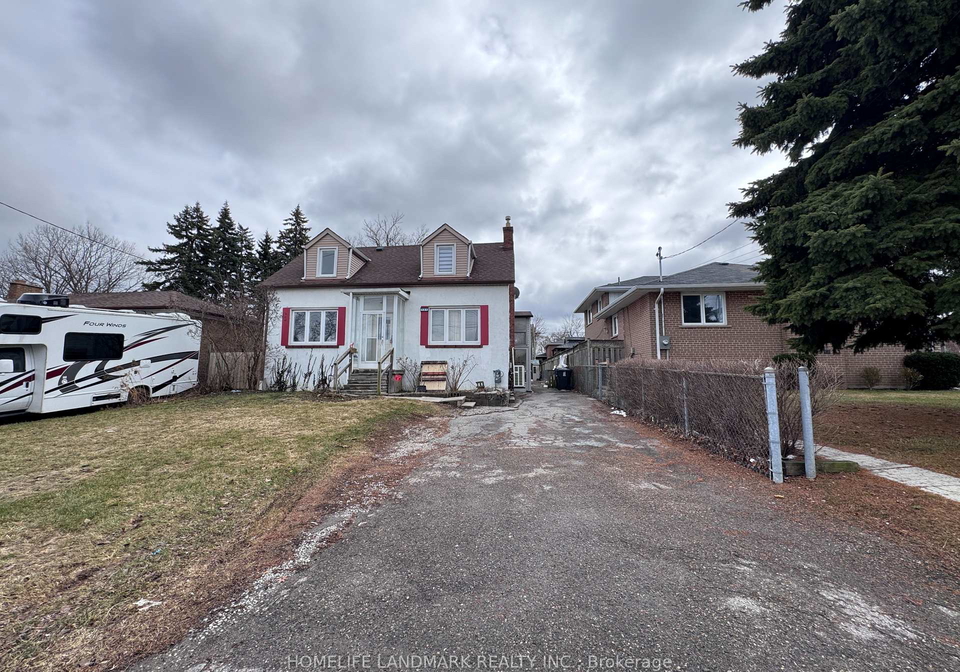 121-bishop-avenue-north-york-ontario-c12916552
