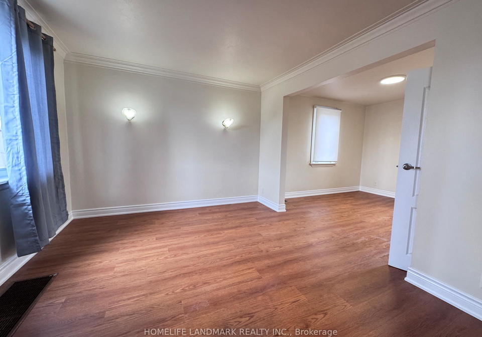 121-bishop-avenue-north-york-ontario-c12916552