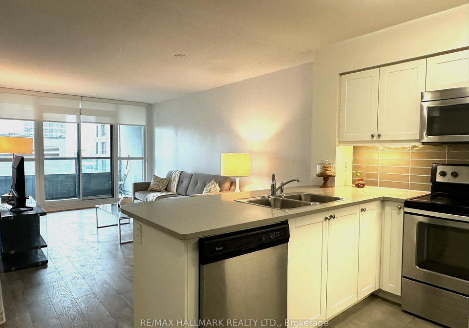 25-lower-simcoe-street-toronto-ontario-c12916776