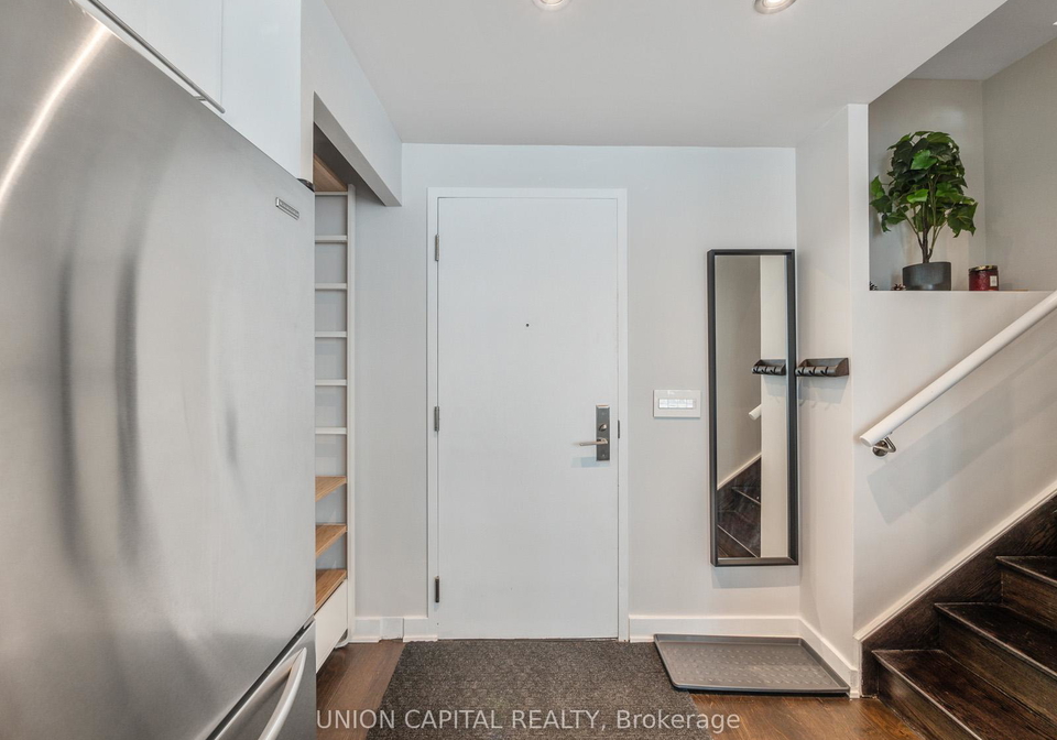 21-nelson-street-toronto-ontario-c12916848
