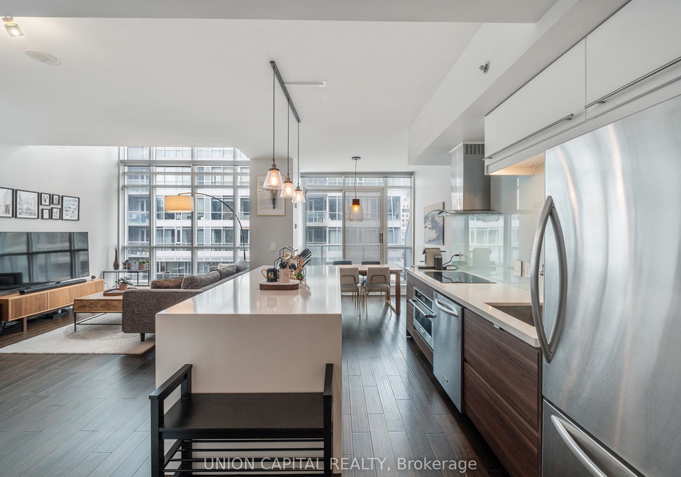 21-nelson-street-toronto-ontario-c12916848