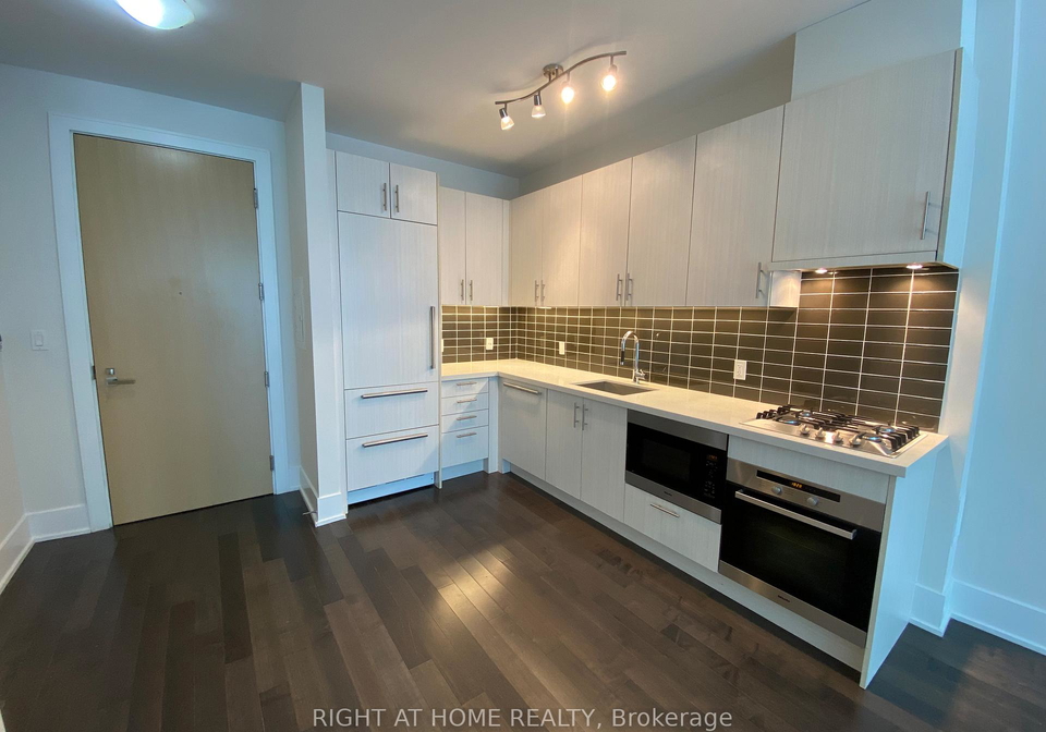 39-queens-quay-e-toronto-ontario-c12917308