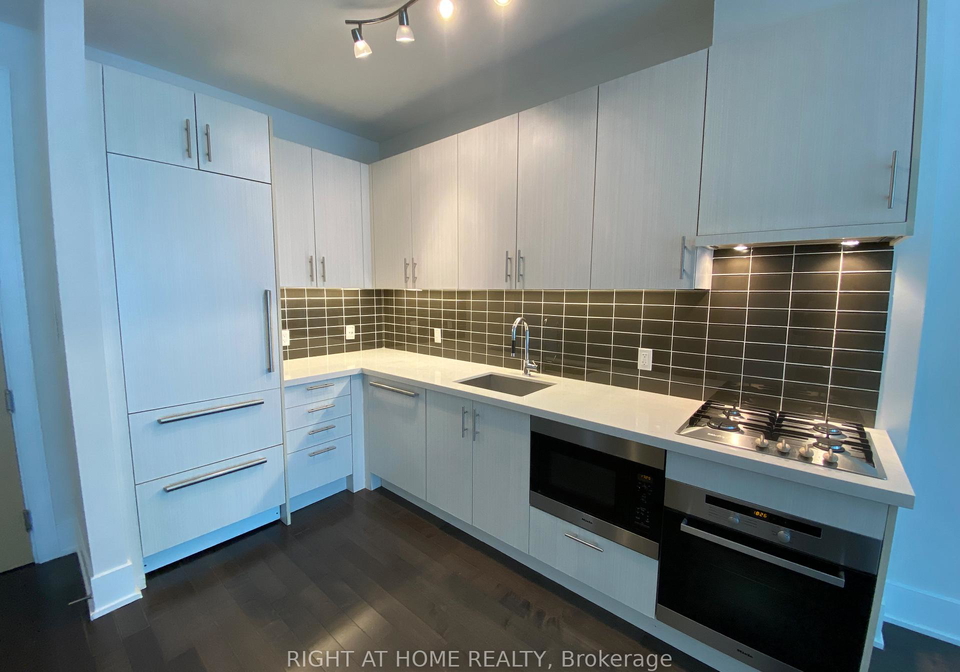 39-queens-quay-e-toronto-ontario-c12917308