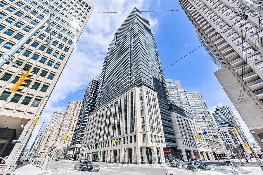 955-bay-street-toronto-ontario-c12917414