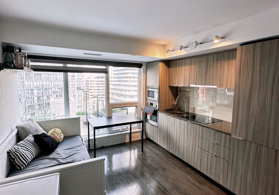 955-bay-street-toronto-ontario-c12917594
