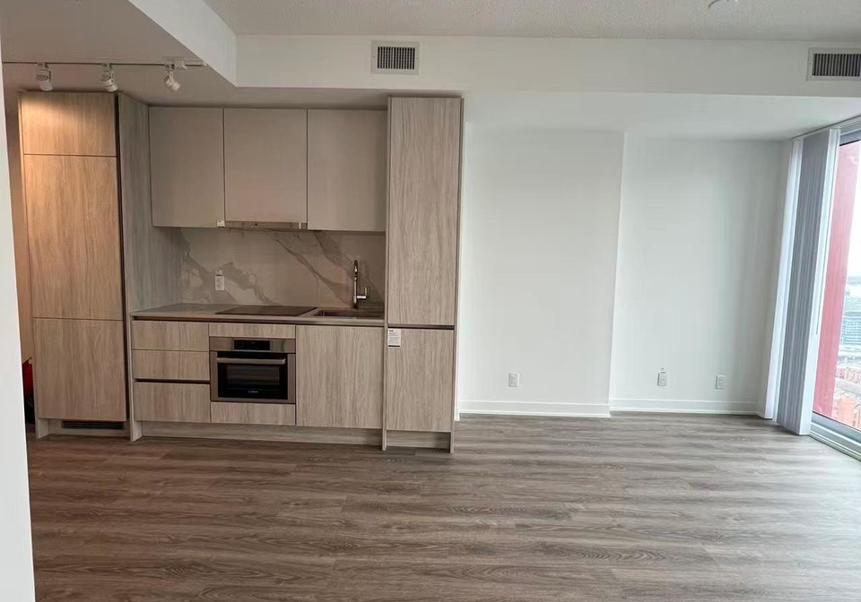 180-front-street-e-toronto-ontario-c12917602