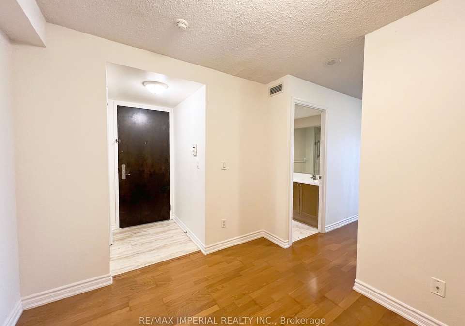 761-bay-street-toronto-ontario-c12917716