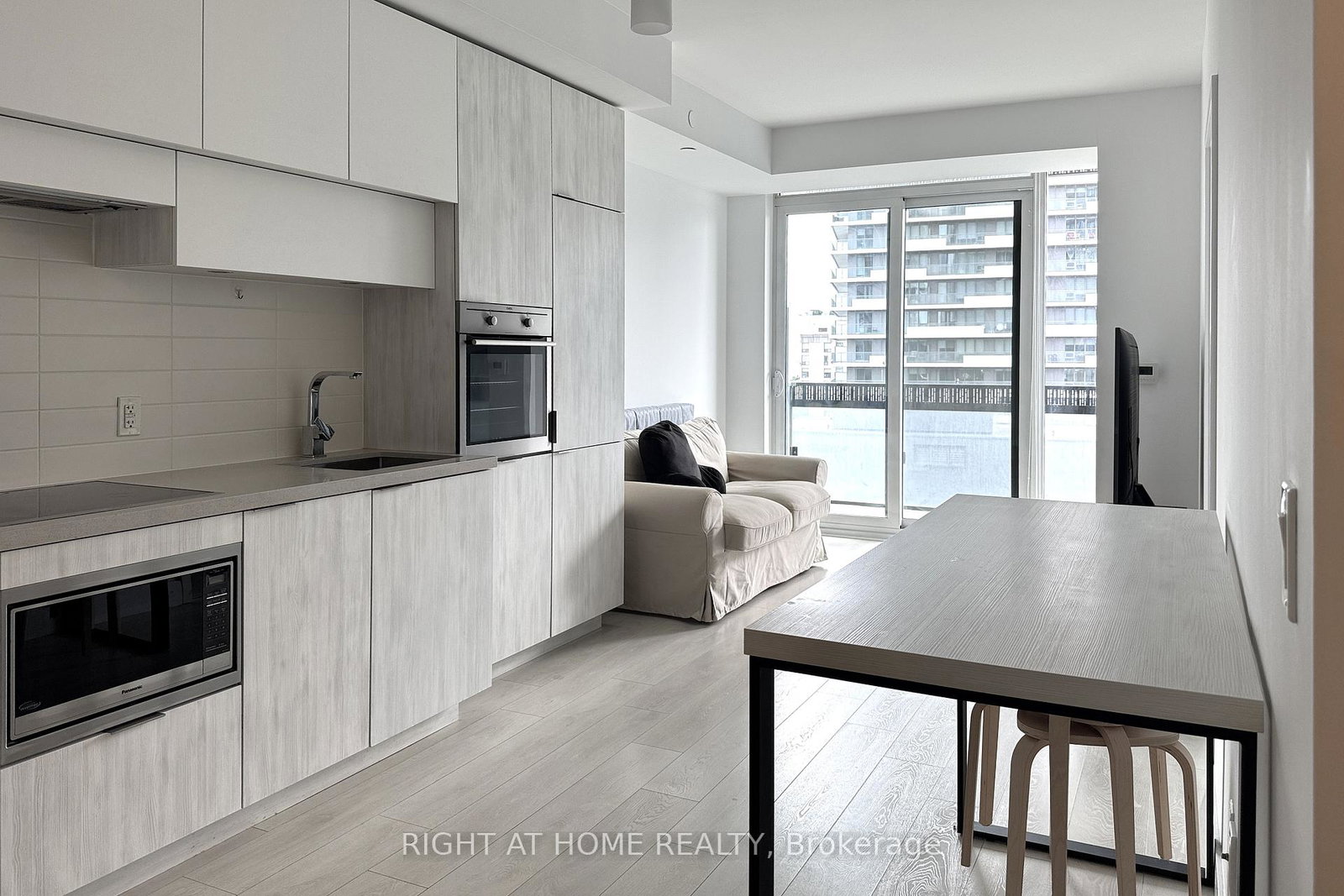 8-eglinton-avenue-e-toronto-ontario-c12917744