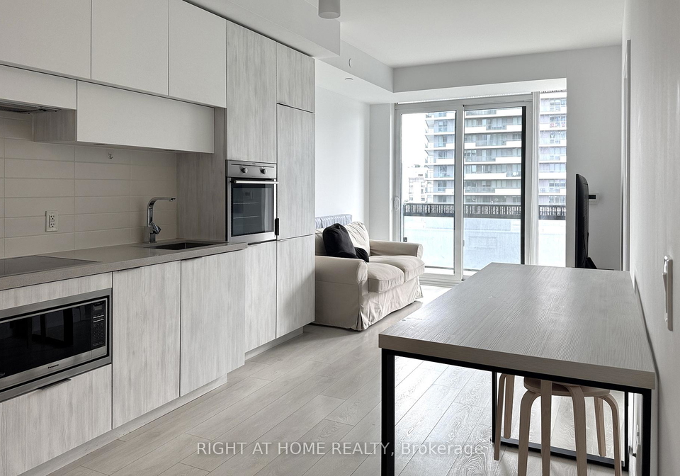 8-eglinton-avenue-e-toronto-ontario-c12917744