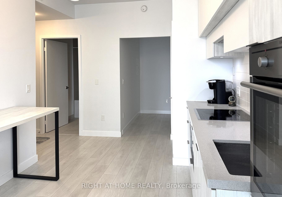 8-eglinton-avenue-e-toronto-ontario-c12917744