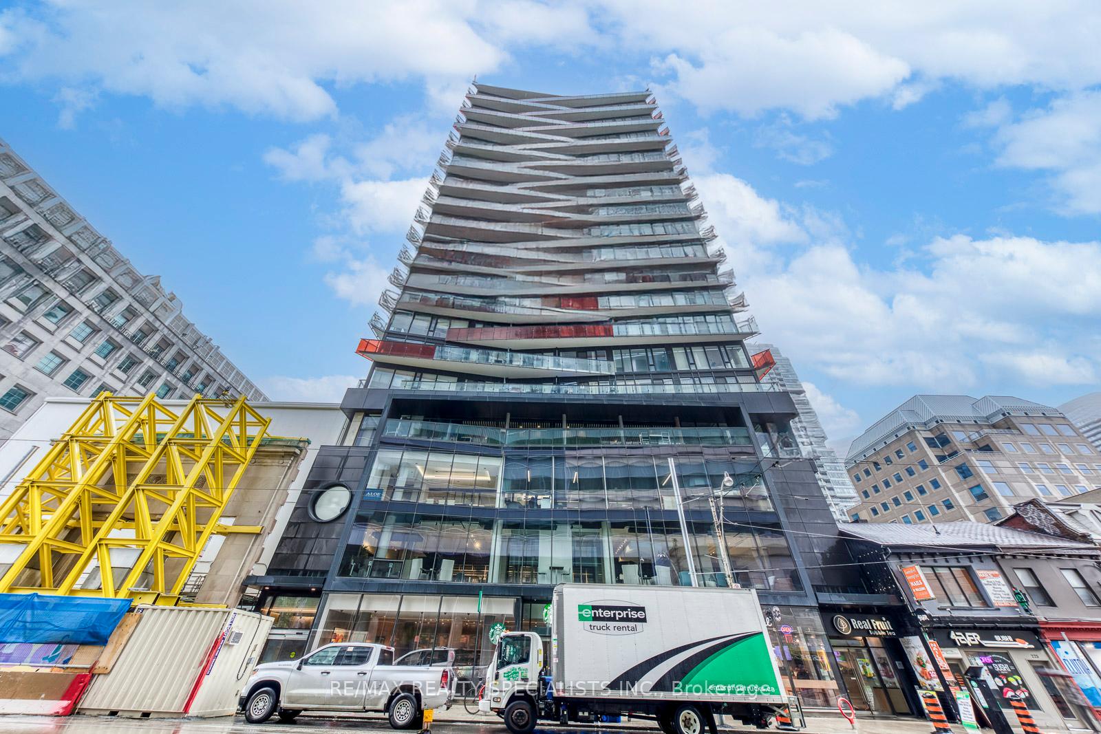 215-queen-street-w-toronto-ontario-c12918112