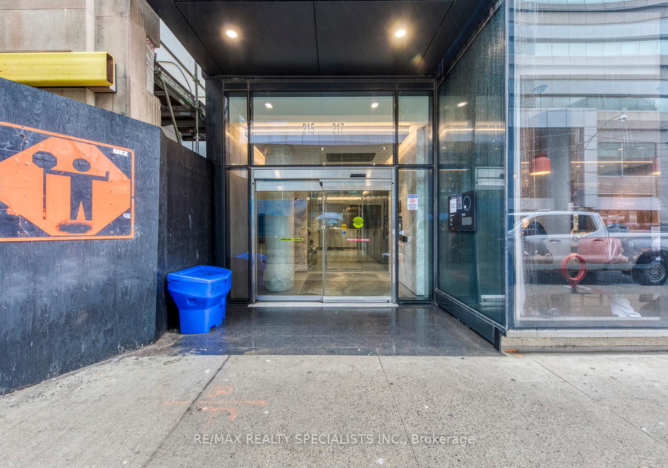 215-queen-street-w-toronto-ontario-c12918112