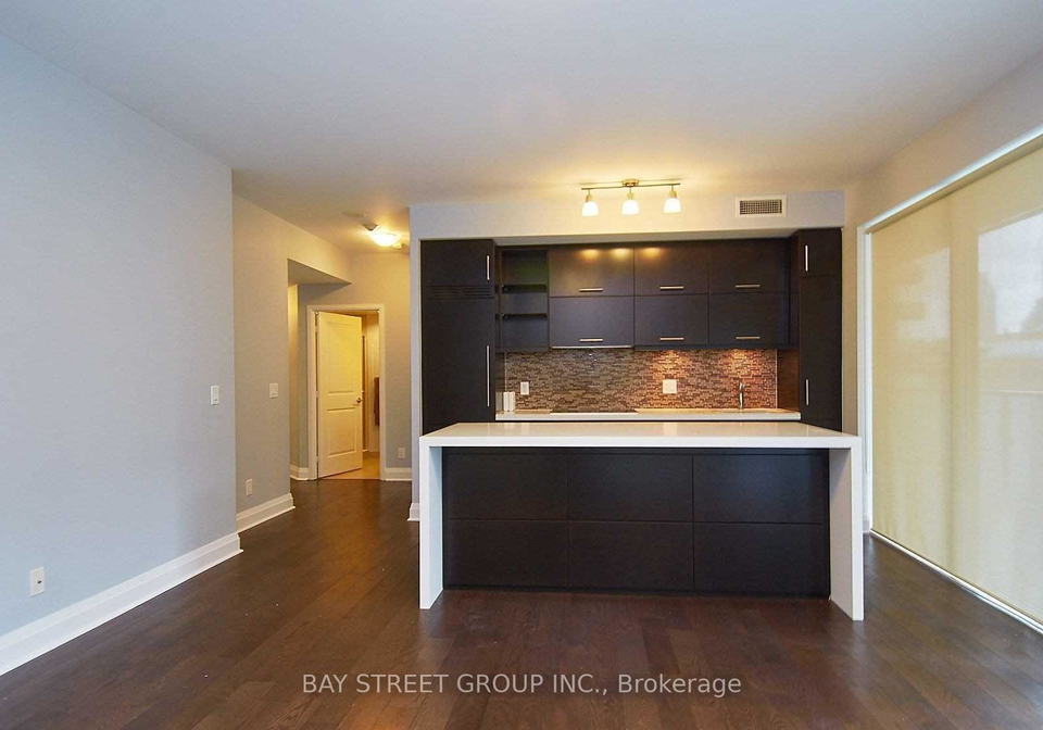 1080-bay-street-toronto-ontario-c12918298