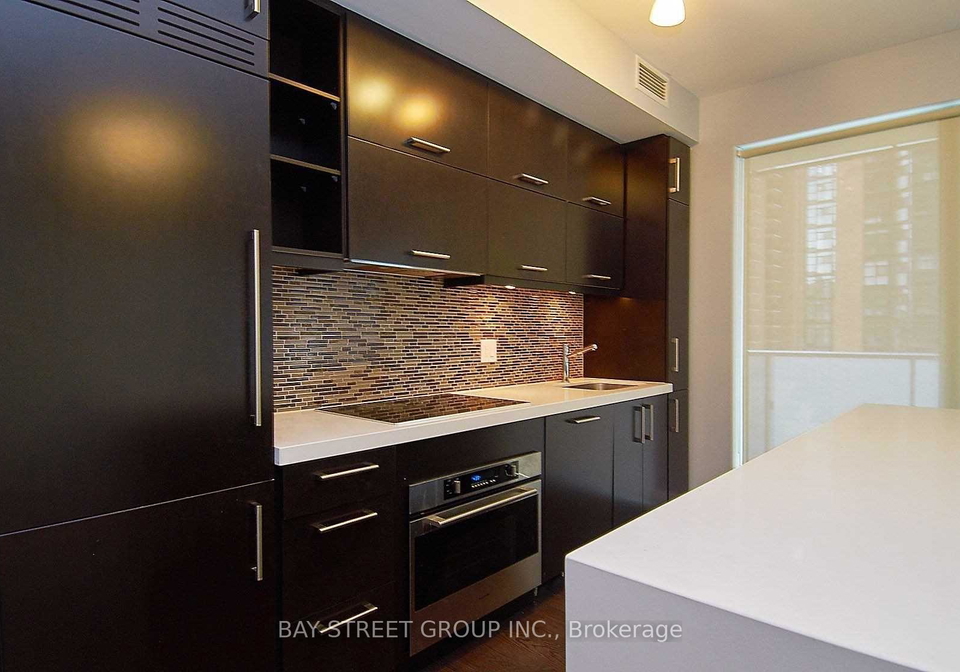 1080-bay-street-toronto-ontario-c12918298