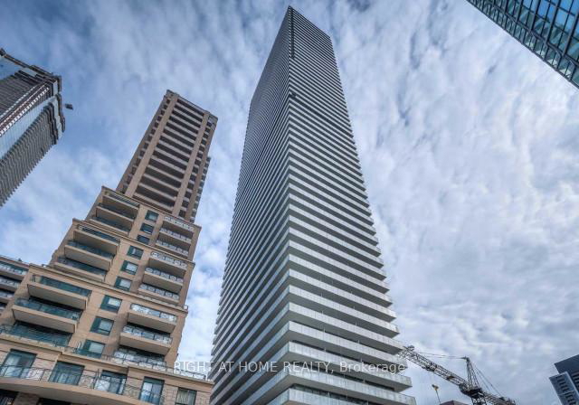 42-charles-street-e-toronto-ontario-c12918412