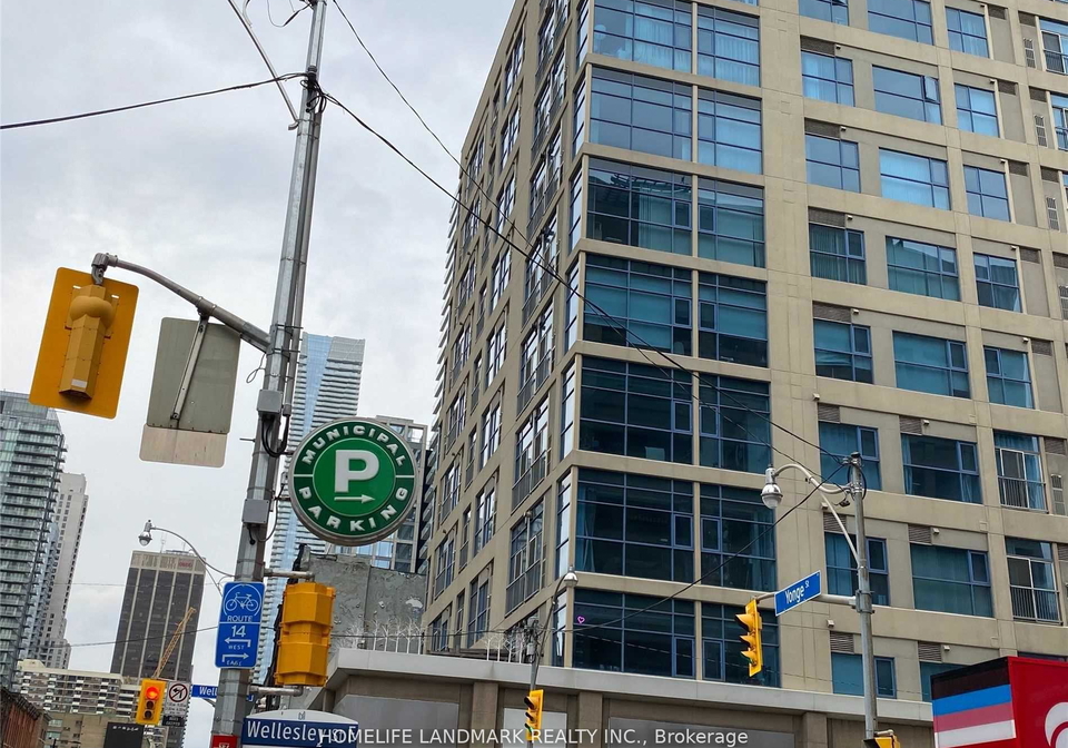 555-yonge-street-toronto-ontario-c12918476