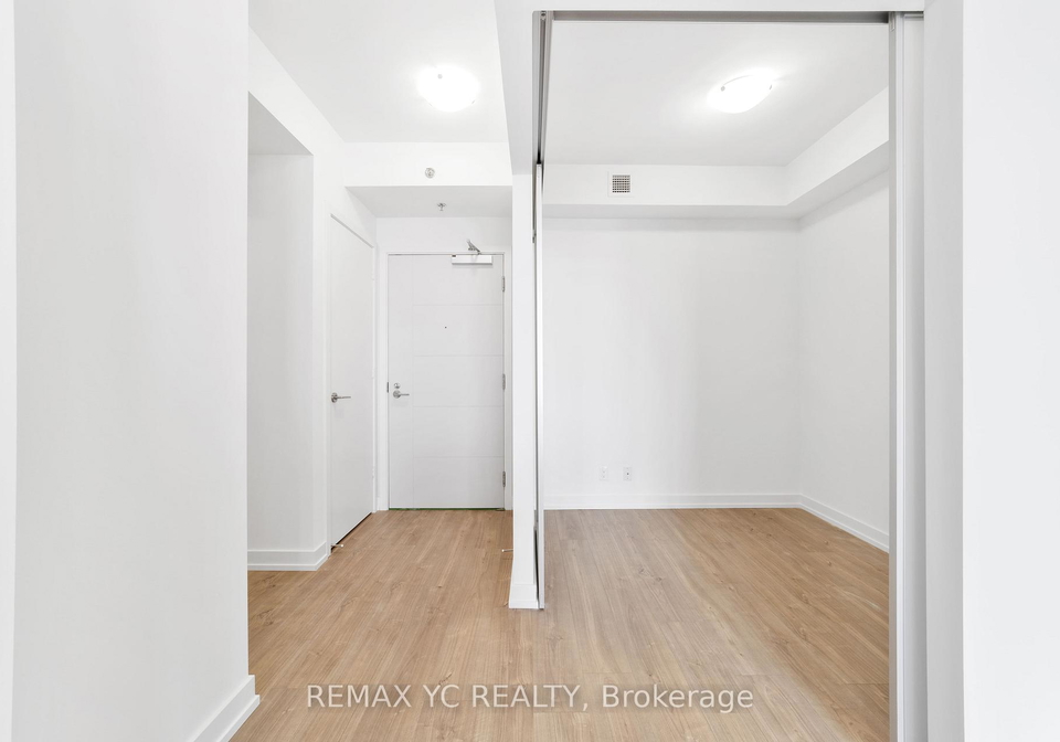 203-college-street-toronto-ontario-c12918776