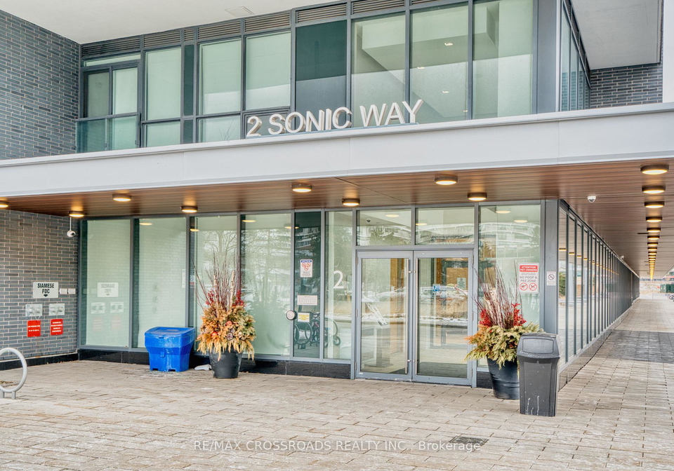 2-sonic-way-east-york-ontario-c12919836
