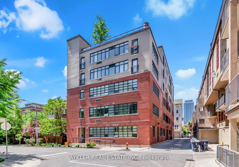 10-wellesley-place-toronto-ontario-c12920188