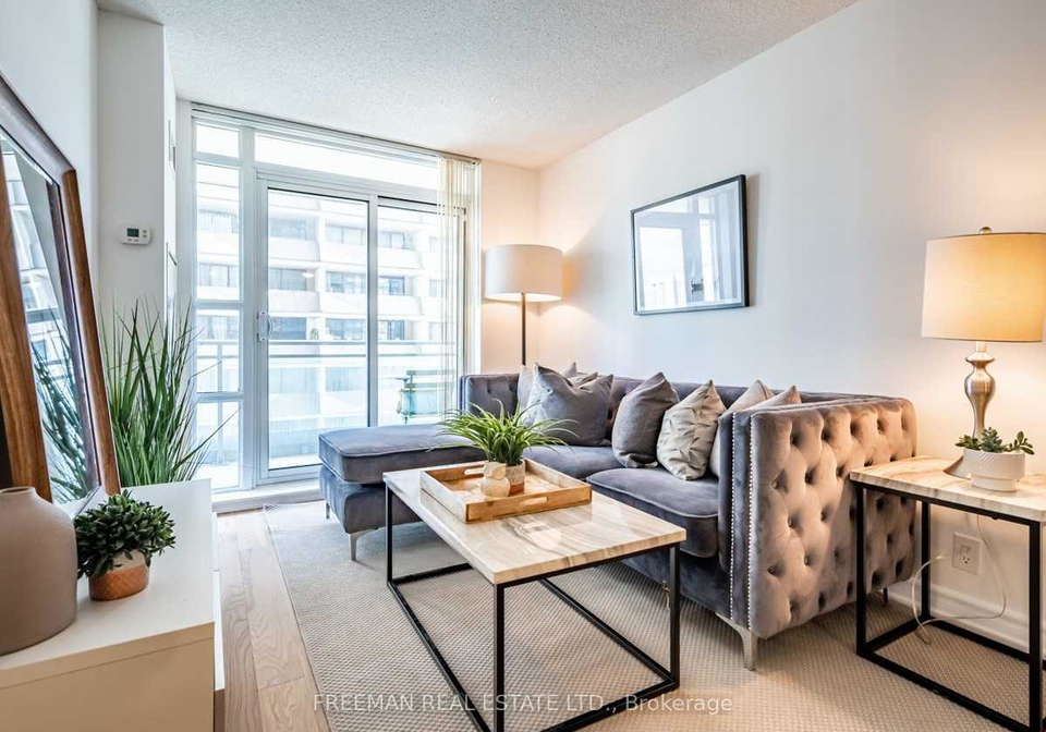 736-spadina-avenue-toronto-ontario-c12920326