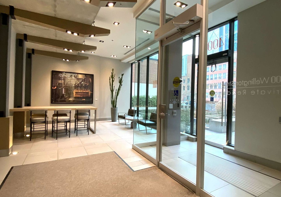 400-wellington-street-w-toronto-ontario-c12921096