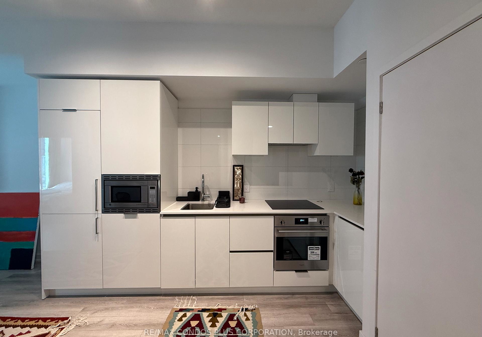 121-saint-patrick-street-toronto-ontario-c12921222