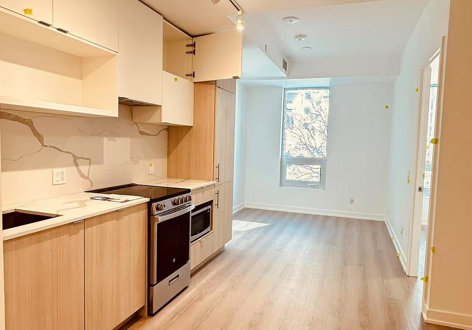 100-queen-street-e-toronto-ontario-c12921434