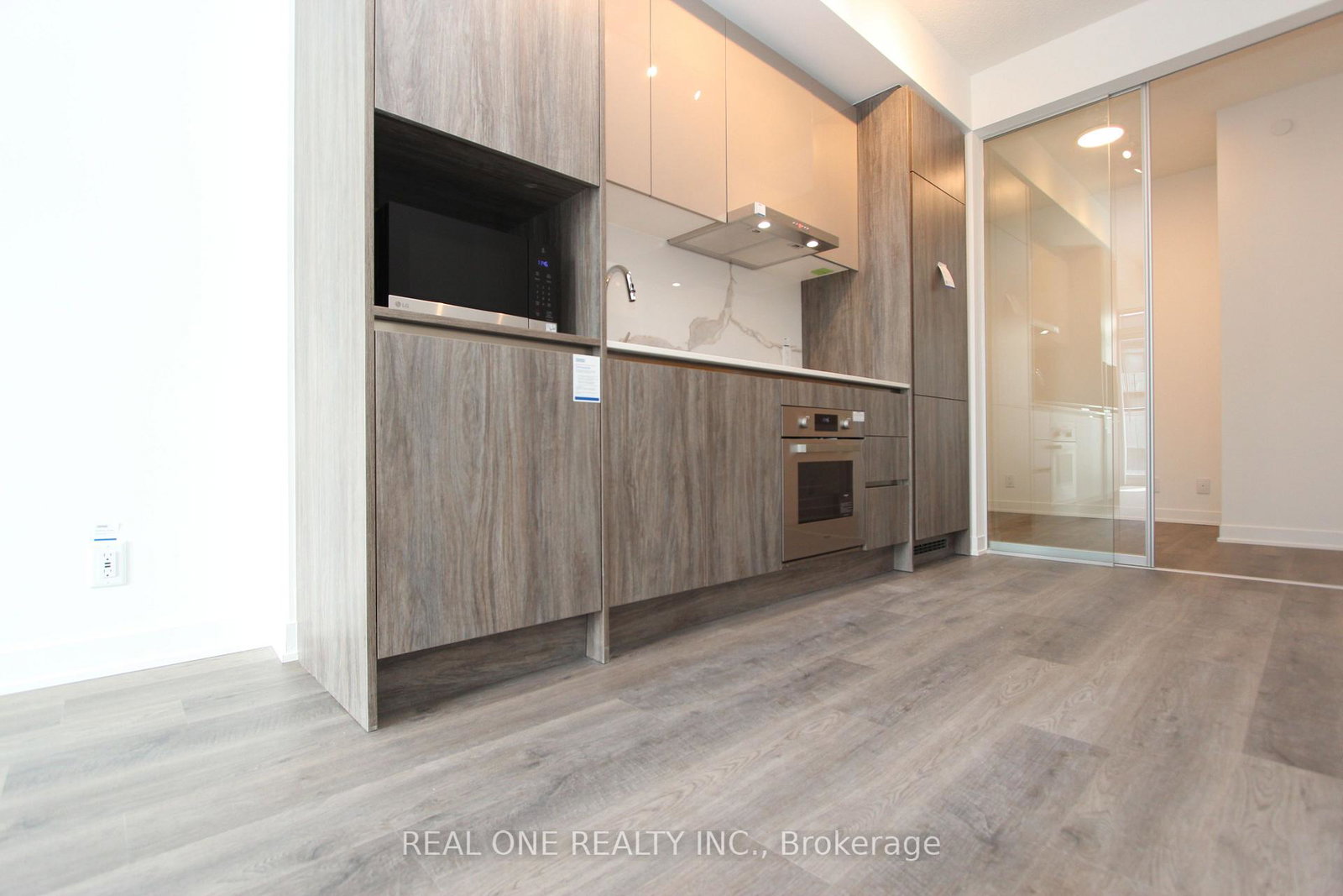 180-front-street-e-toronto-ontario-c12922142
