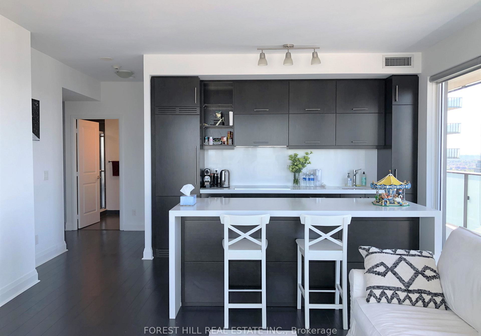 1080-bay-street-toronto-ontario-c12922164