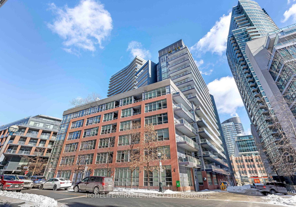15-bruyeres-mews-toronto-ontario-c12922722