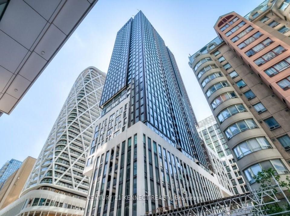 230-simcoe-street-toronto-ontario-c12923390