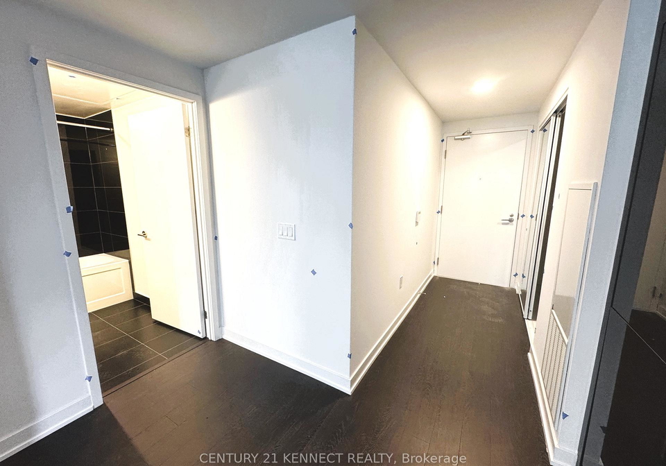 230-simcoe-street-toronto-ontario-c12923390