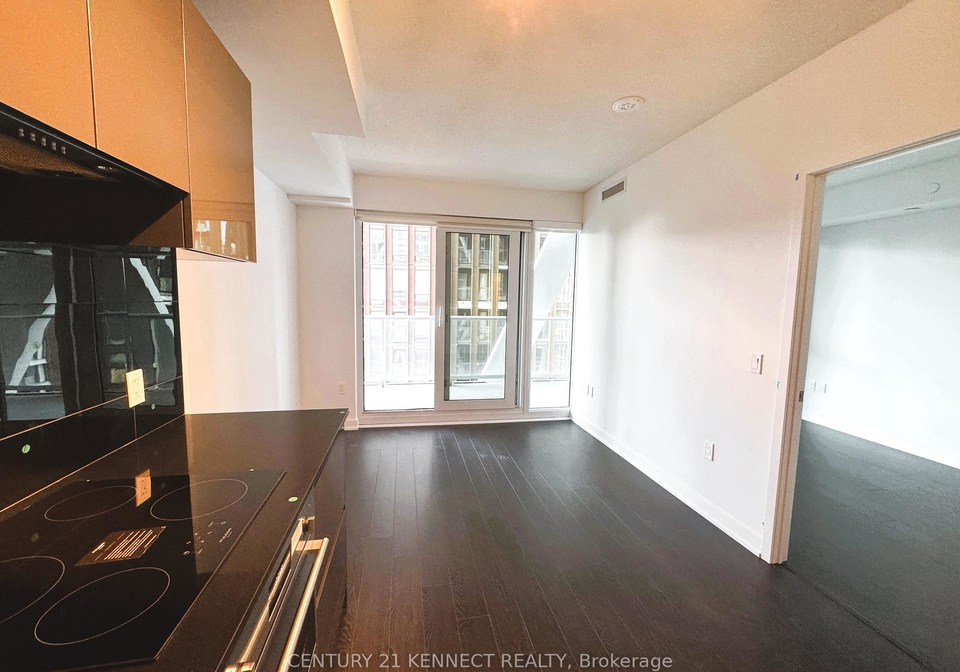 230-simcoe-street-toronto-ontario-c12923390