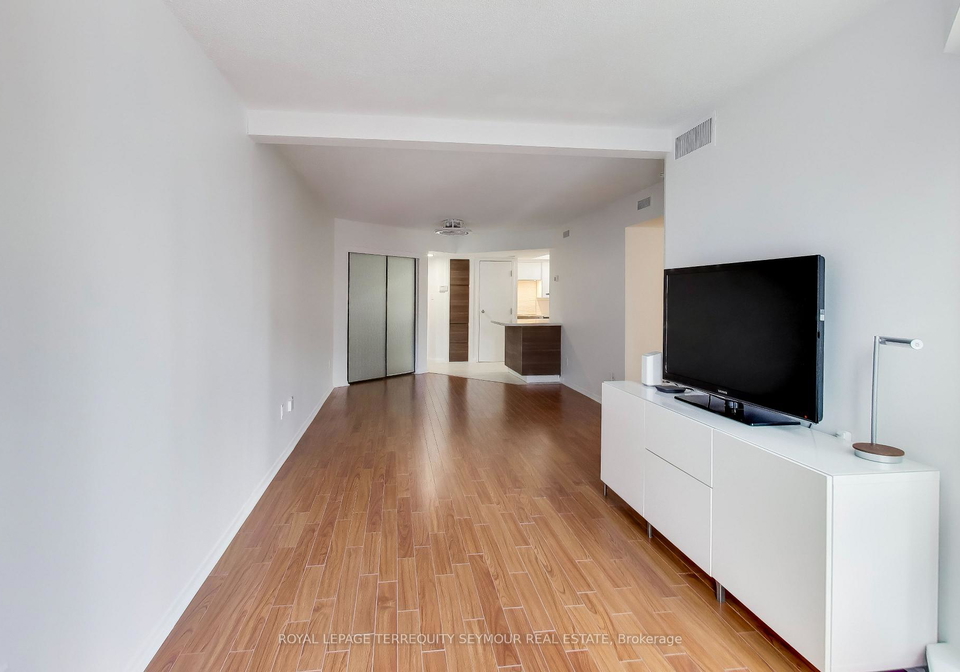 1001-bay-street-toronto-ontario-c12923866