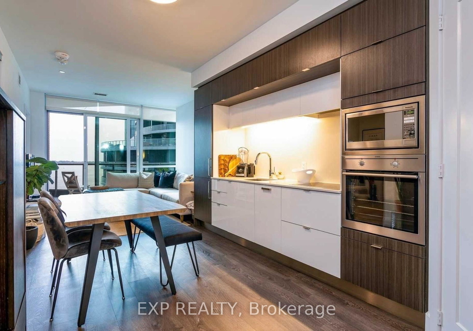1-edgewater-drive-toronto-ontario-c12924280