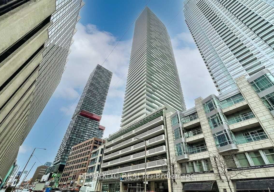 2221-yonge-street-toronto-ontario-c12924498