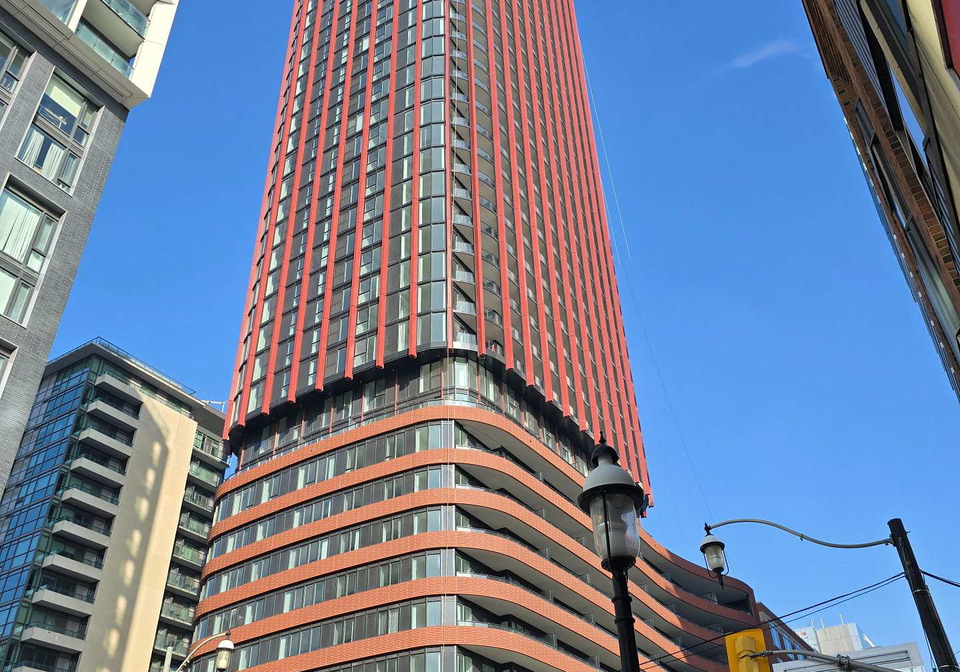 180-front-street-e-toronto-ontario-c12924734