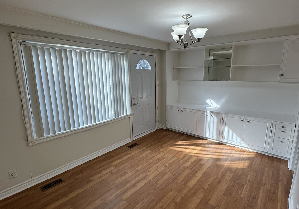 258-maxwell-street-toronto-ontario-c12925438