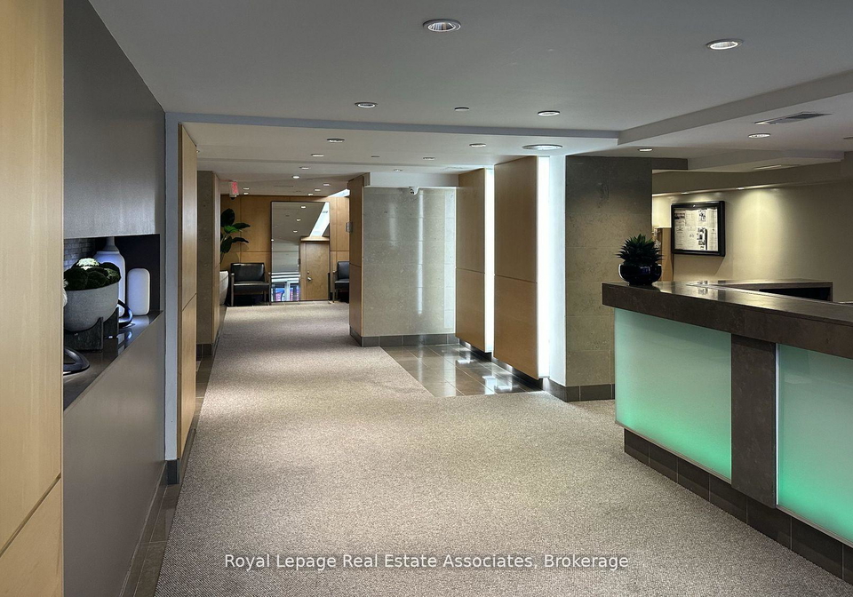 220-victoria-street-toronto-ontario-c12926524