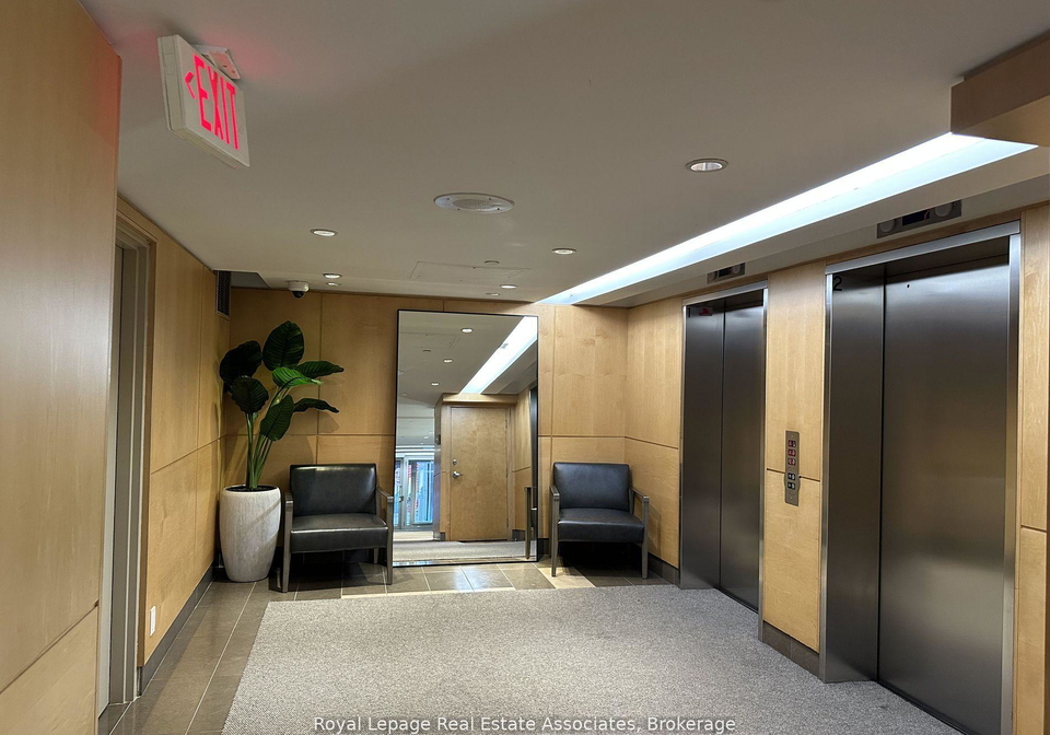 220-victoria-street-toronto-ontario-c12926524