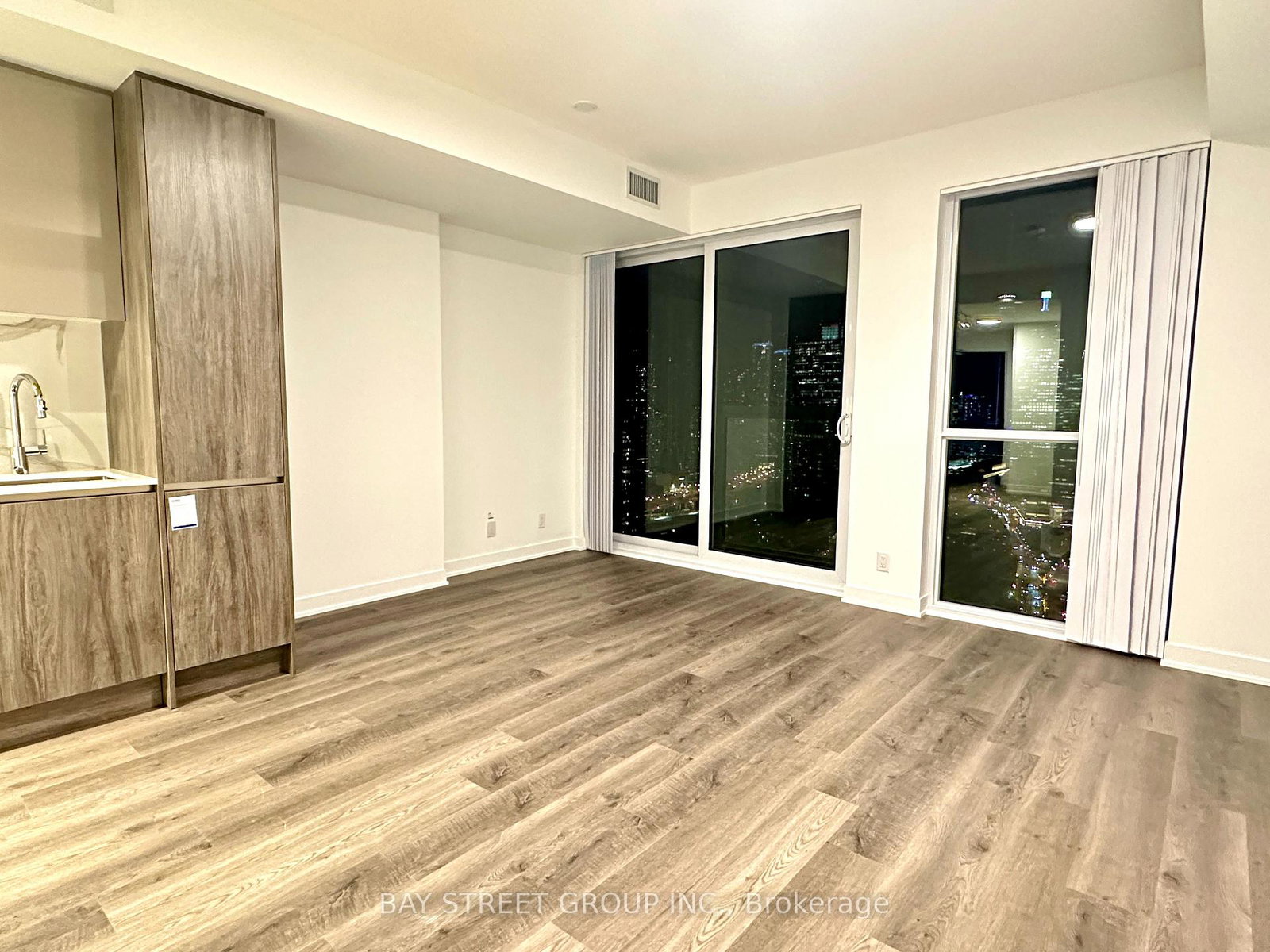 180-front-street-e-toronto-ontario-c12927008