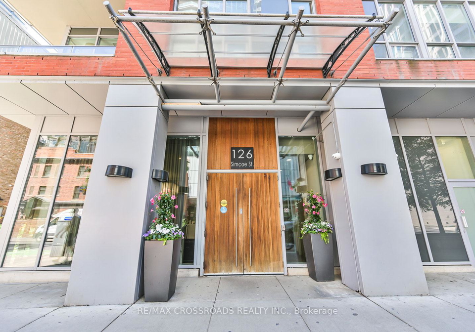 126-simcoe-street-toronto-ontario-c12927224