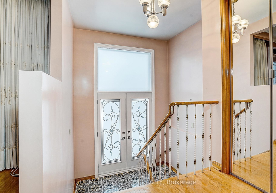 58-hazelnut-crescent-n-north-york-ontario-c12927528