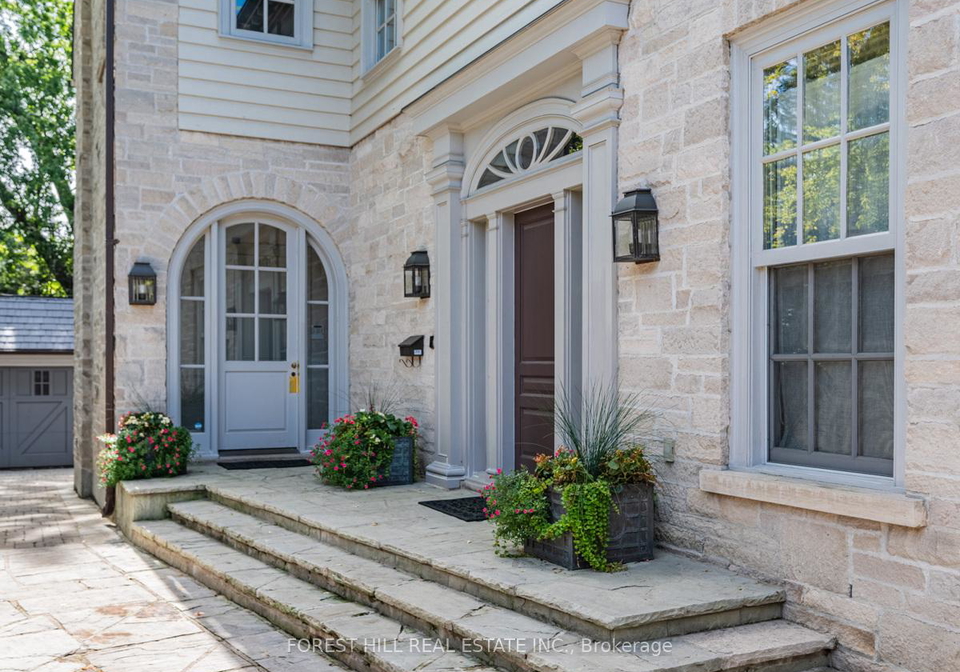 1-burton-road-toronto-ontario-c12927954