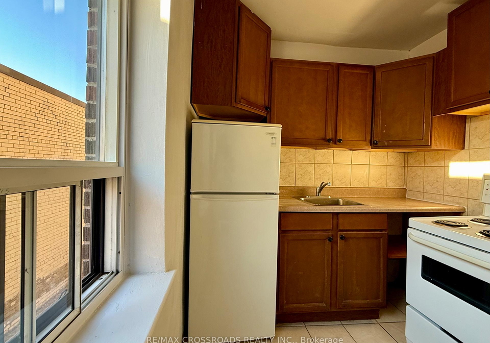 2770-yonge-street-toronto-ontario-c12928042
