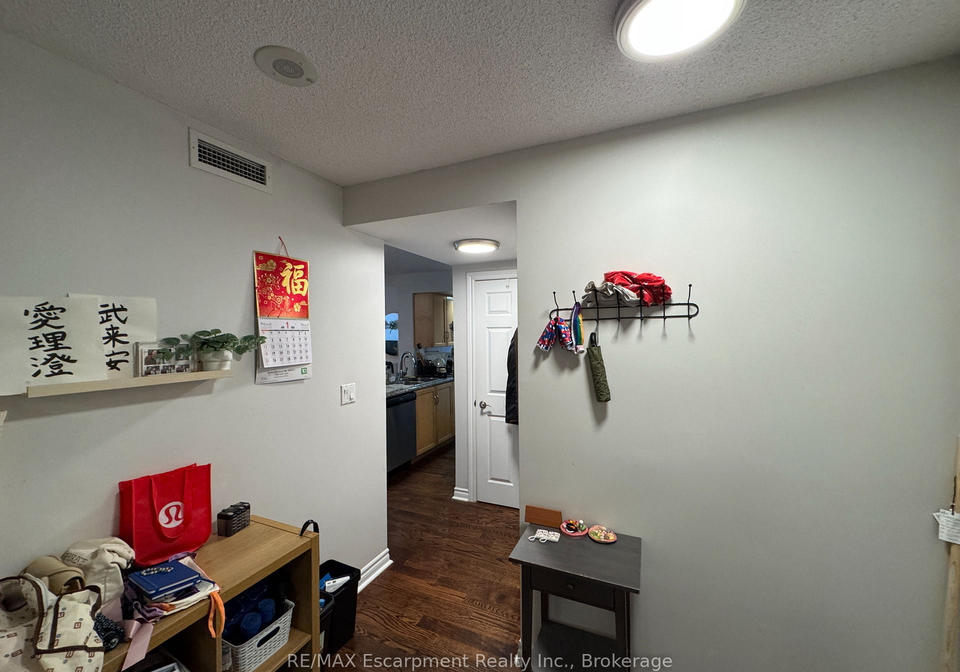 270-wellington-street-w-toronto-ontario-c12928324